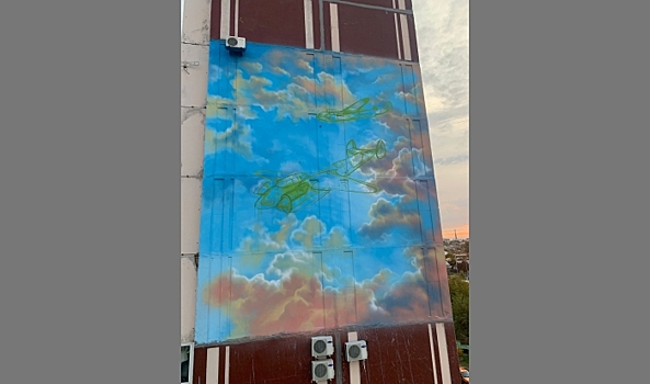 Фасад дома в Волгограде украсит изображение самолетов времен войны