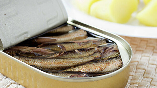 Диетолог рассказала, кому стоит отказаться от шпрот