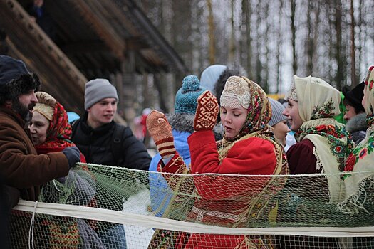 Широкая Масленица. Культуролог о традиции печь блины и праздничных гуляньях