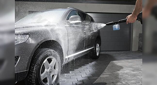 Названы основные минусы мытья авто на автомойке