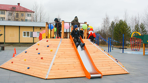 В Приозерном открылась новая детская игровая площадка. ФОТО