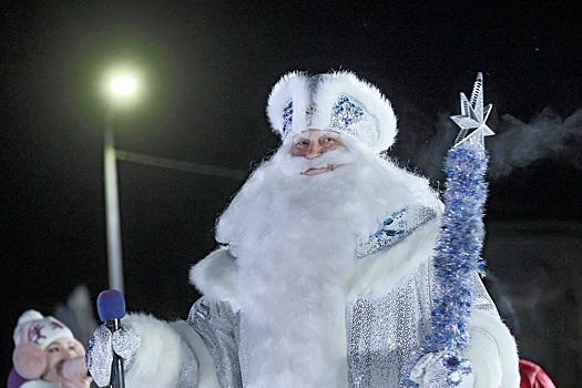 Во всех городах Ямала одновременно зажгли огни на главных новогодних елках
