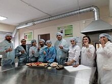 Слушатели «Школы фермеров» в Уфе освоили производство домашних колбас