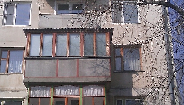 Балкон обвалился в Сахалинской области. Есть пострадавшие