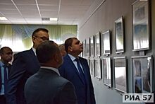 Потомский открыл выставку к 80-летию Орловской области
