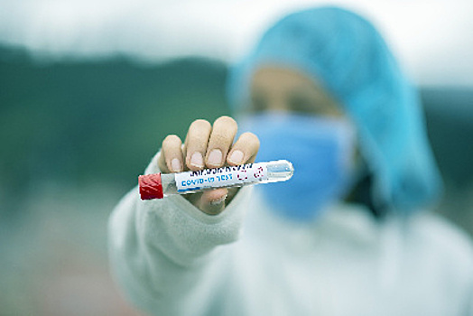 Медики, прошедшие вакцинацию, заразились коронавирусом