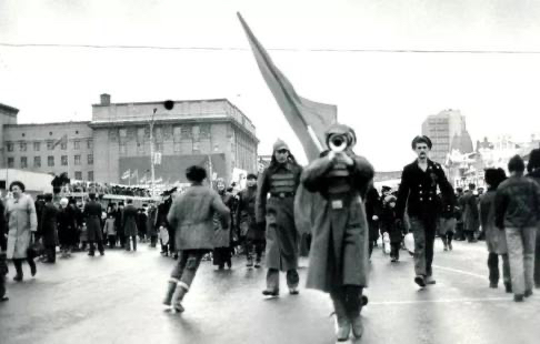 В Новосибирске опубликованы кадры советских митингов ко Дню народного единства
