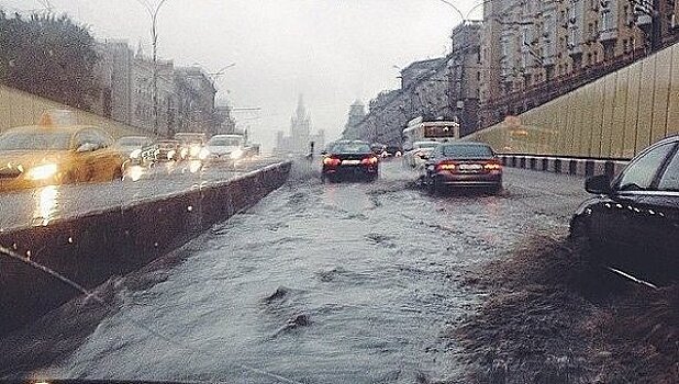 В Москве усовершенствуют водостоки из-за частых ливней