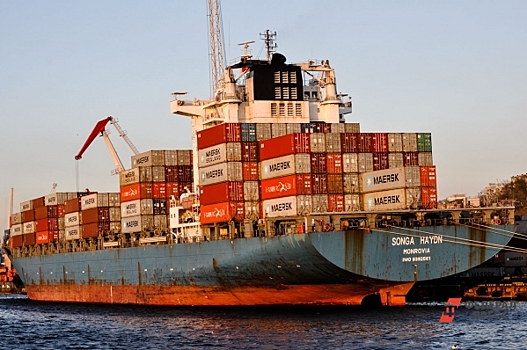 В Новороссийске предложили ужесточить ответственность за падающие контейнеры