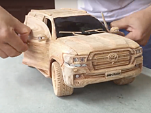 Видео: как из пяти досок сделать модель Toyota Land Cruiser 200