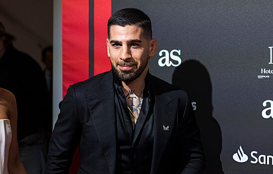 Топурия освободил титул UFC в полулегком весе
