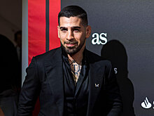 Топурия освободил титул UFC в полулегком весе