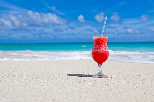 Нарколог предупредил об опасности алкоголя на пляже