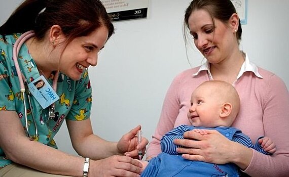 В Казани возобновляется вакцинация детей и прием узких специалистов