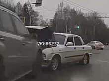 Пьяный житель Барнаула устроил массовую аварию при попытке скрыться от полиции