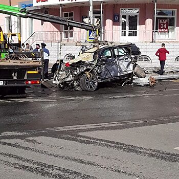 В Казани пассажиры BMW выжили после ДТП на скорости 200 километров в час