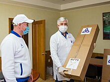 "Нижнекамскнефтехим" сегодня передал врачам еще более 5 тысяч медицинских масок