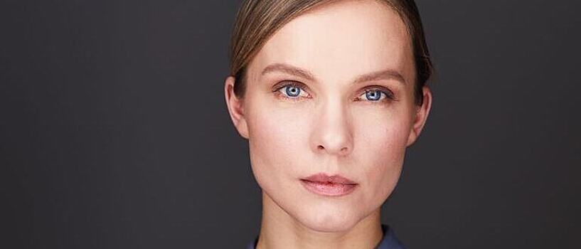 «Я против. Хочу чтобы российские власти прекратили свои действия» — Актриса Сыркина открыто осудила СВО, но продолжала сниматься в РФ