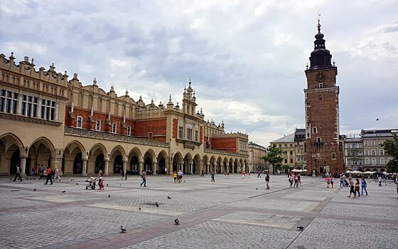 Wyborcza: в Кракове польские националисты прогнали с главной площади активистов с Украины