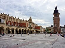Wyborcza: в Кракове польские националисты прогнали с главной площади активистов с Украины