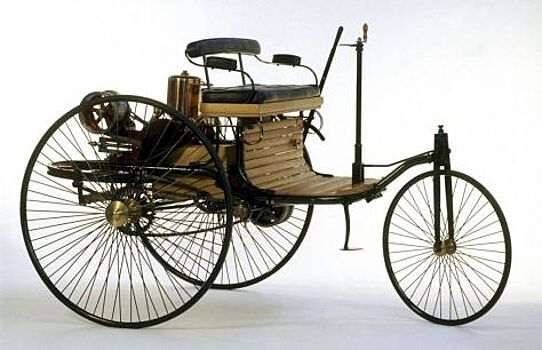 Какими были первые авто от легендарных автоконцернов?