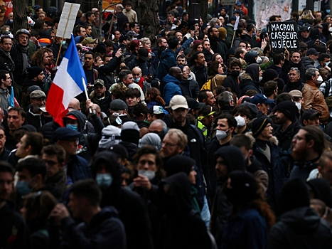 Во Франции продолжаются протесты против пенсионной реформы