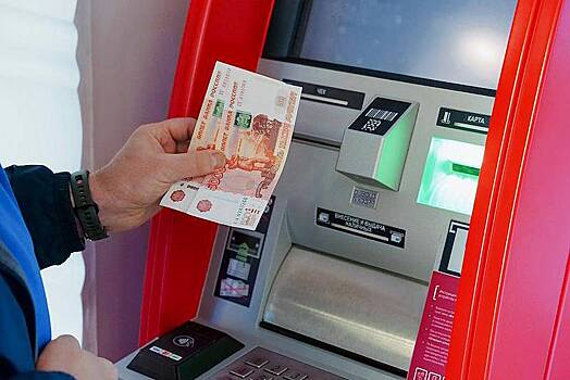 Власти Казахстана списали ограничение платежей в рублях на политику банков