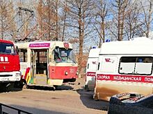 Трамвай и автомобиль столкнулись на улице Гагарина в Ижевске