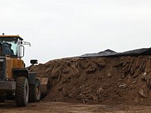 С полигона в Семикаракорске вывезли уже более 550 тонн песка с мазутом