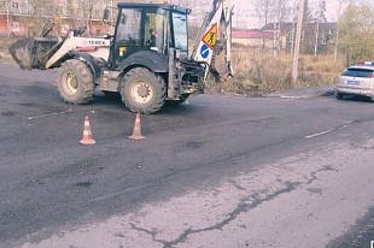 В Ленобласти под колесами экскаватора погиб пенсионер