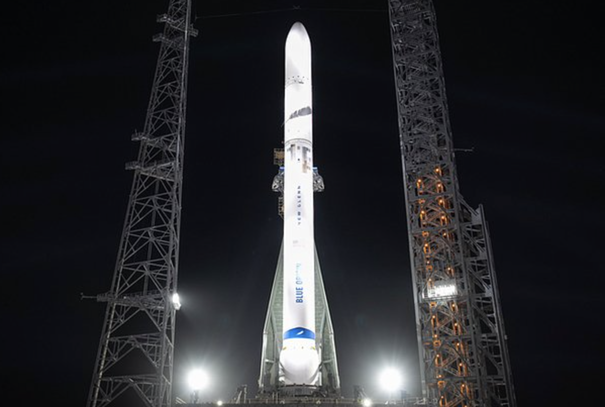 Эйсмонт оценил последствия провала Безоса для лунной программы США