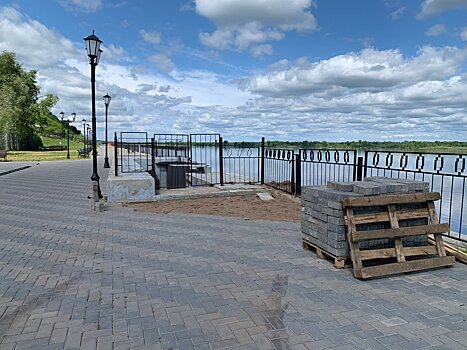 Провал на набережной Камы в Сарапуле засыпали песком