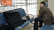 Туристы остаются в аэропорту Бургаса из-за задержки рейса