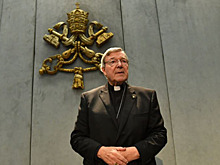 Казначей Ватикана предстанет перед судом за домогательства