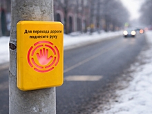 В Омске появился первый светофор с сенсорным управлением