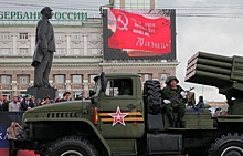 В центре Донецка начался военный парад в честь Дня Победы