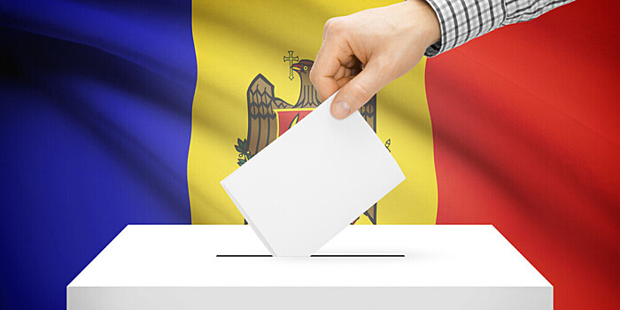 Второй тур местных выборов начался в Молдове