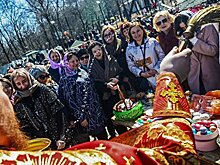 Православные христиане вступают в Светлую неделю празднования Пасхи