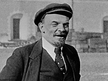 Почему сначала Ленин подписывался именем царя