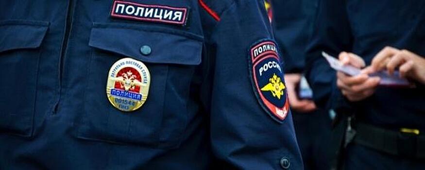 Полицейский, пнувший жителя Новосибирска, предстанет перед судом