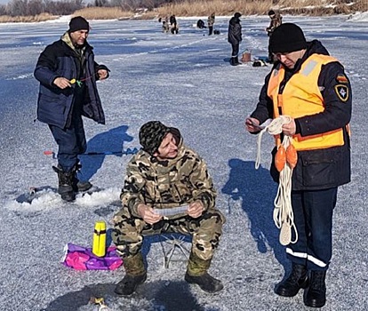 В Каменске-Шахтинском более 70 рыбаков вернули на берег с хрупкого льда