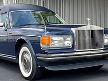 В Японии продают катафалк Rolls-Royce Silver Spirit с муляжом гроба