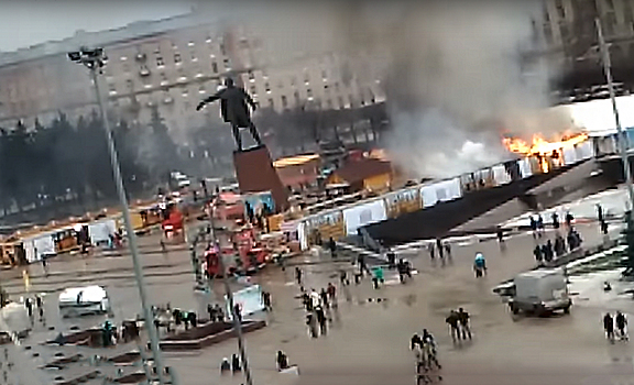 Новогодняя ярмарка сгорела в Петербурге