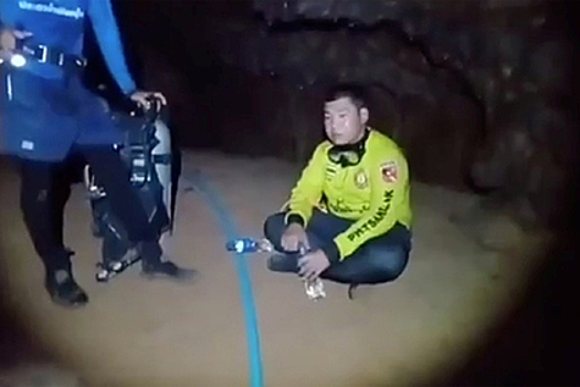 Застрявшего в пещере во время медитации буддистского монаха спасли от гибели