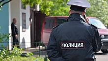 Мужчина вонзил нож в голову полицейского в Петербурге