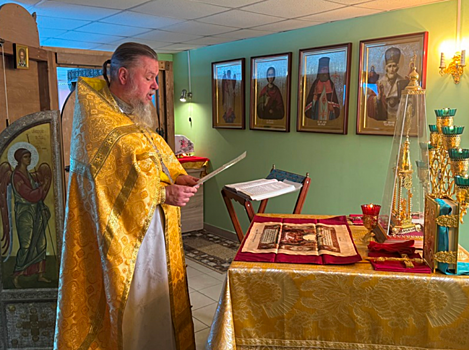 В преддверии Международного дня инвалидов в храме «Целительница» прошла божественная литургия