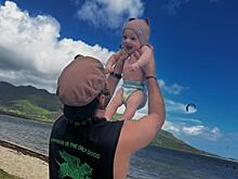 Звезда «Интернов» Илья Глинников впервые стал отцом в 40 лет и показал первенца