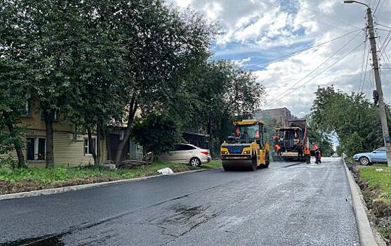 В Курске продолжается ремонт дороги на улице Семёновской