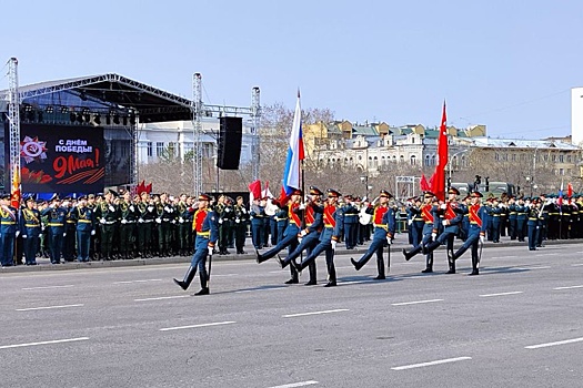 На военном параде читинцам впервые показали комплекс "Палантин"