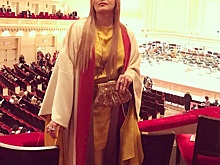 Анна Нетребко обзавелась длинными волосами